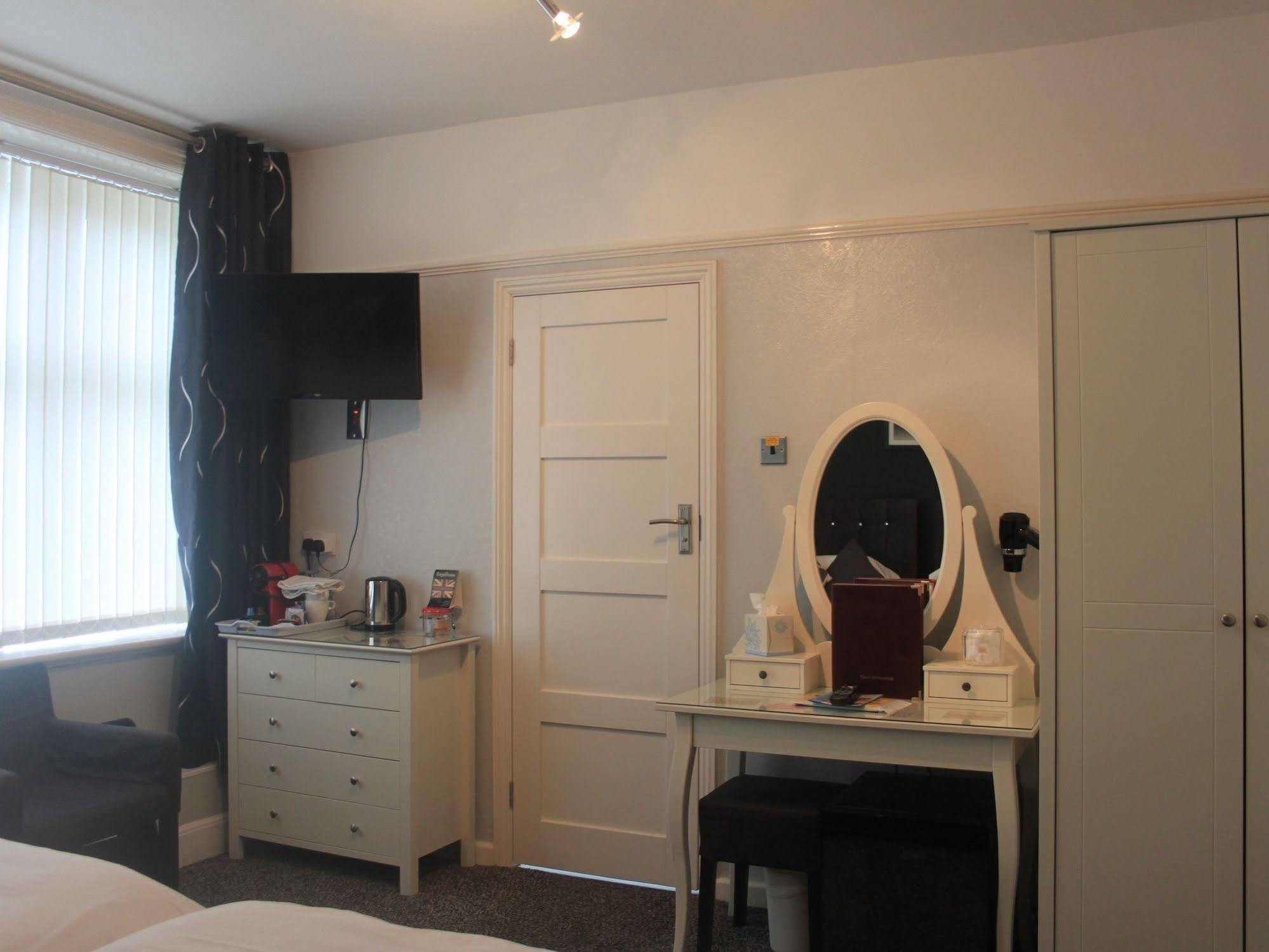 The Red House 4* Falmouth